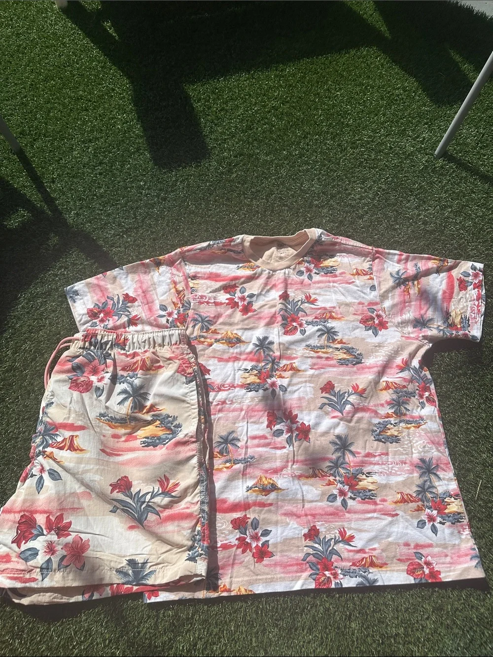 Men's Tropical Floral Short Sleeve Shirt Set in Cream and Coral